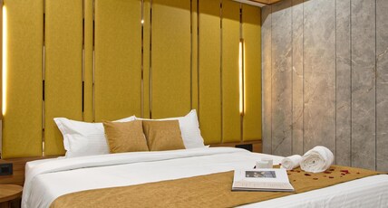 Hotel Plenteous Inn Room Type - Superior Queen Room