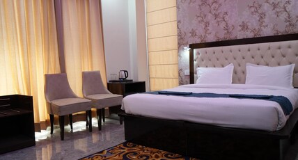 HOTEL SEVEN STAR Room Type - Suite Room