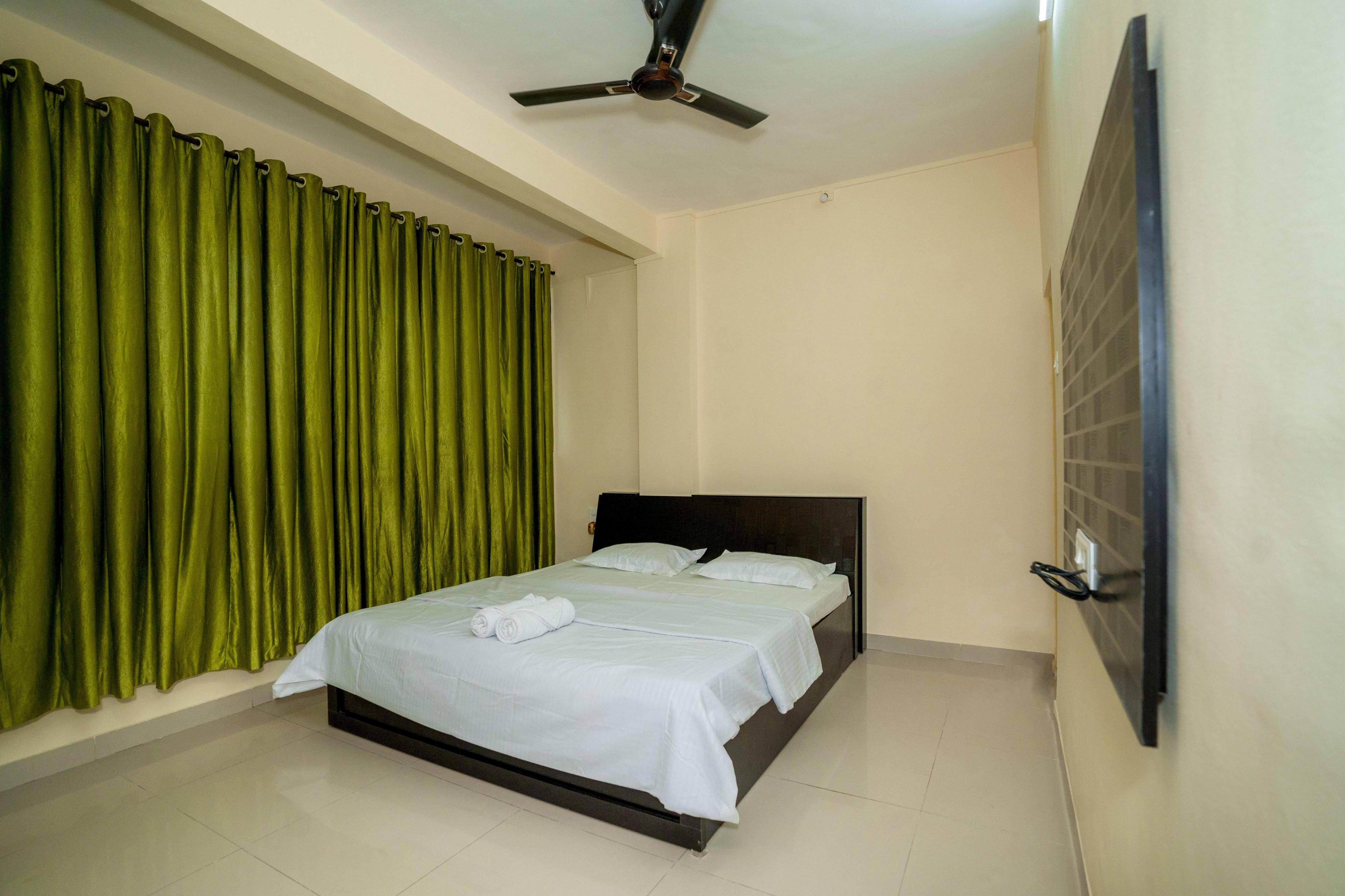 Paradise Homestay - Lodging and Boarding Room Type - Super Deluxe Room (Non AC, Room Upgrade to AC Available)