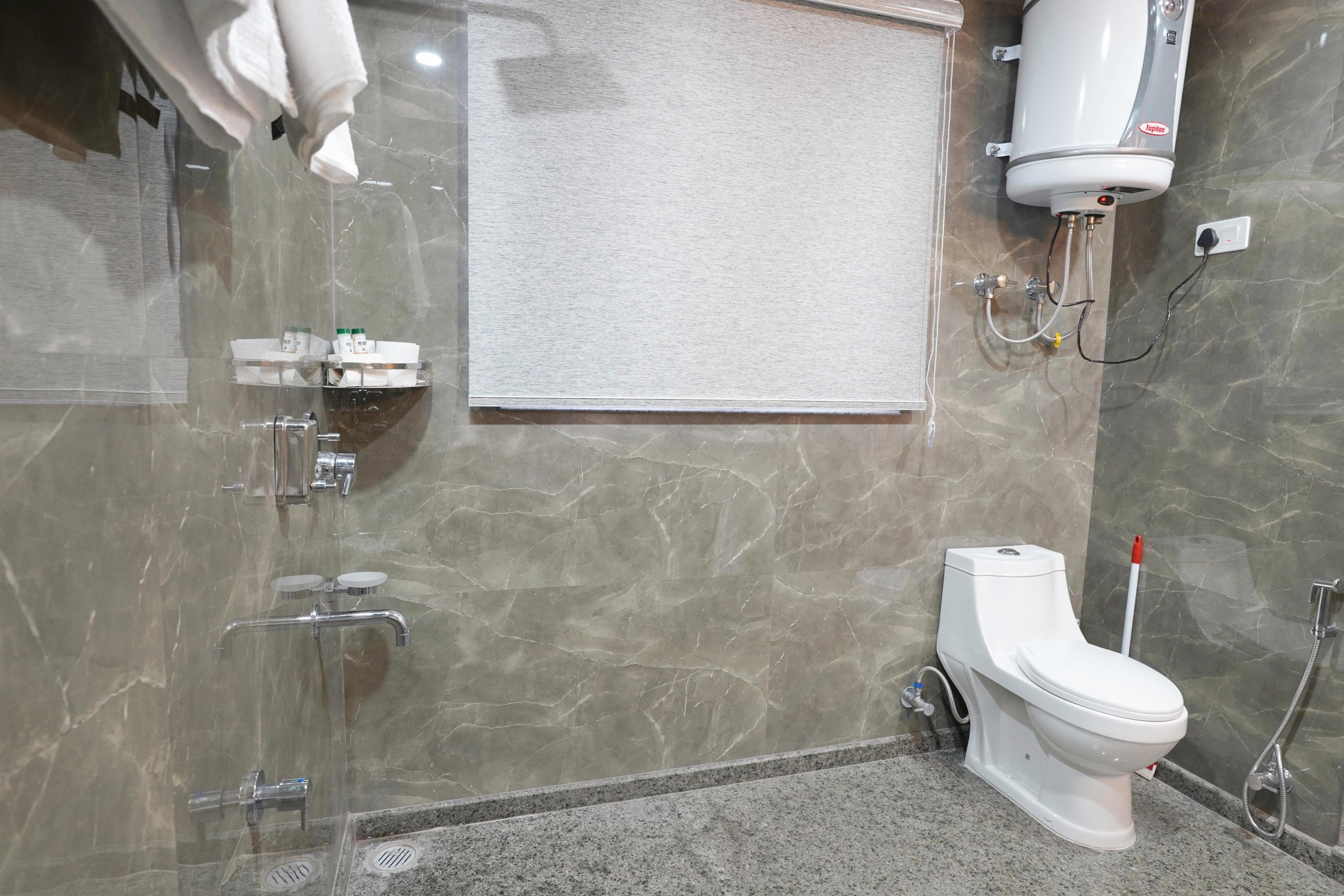 Homey Inn - Tap to explore photos