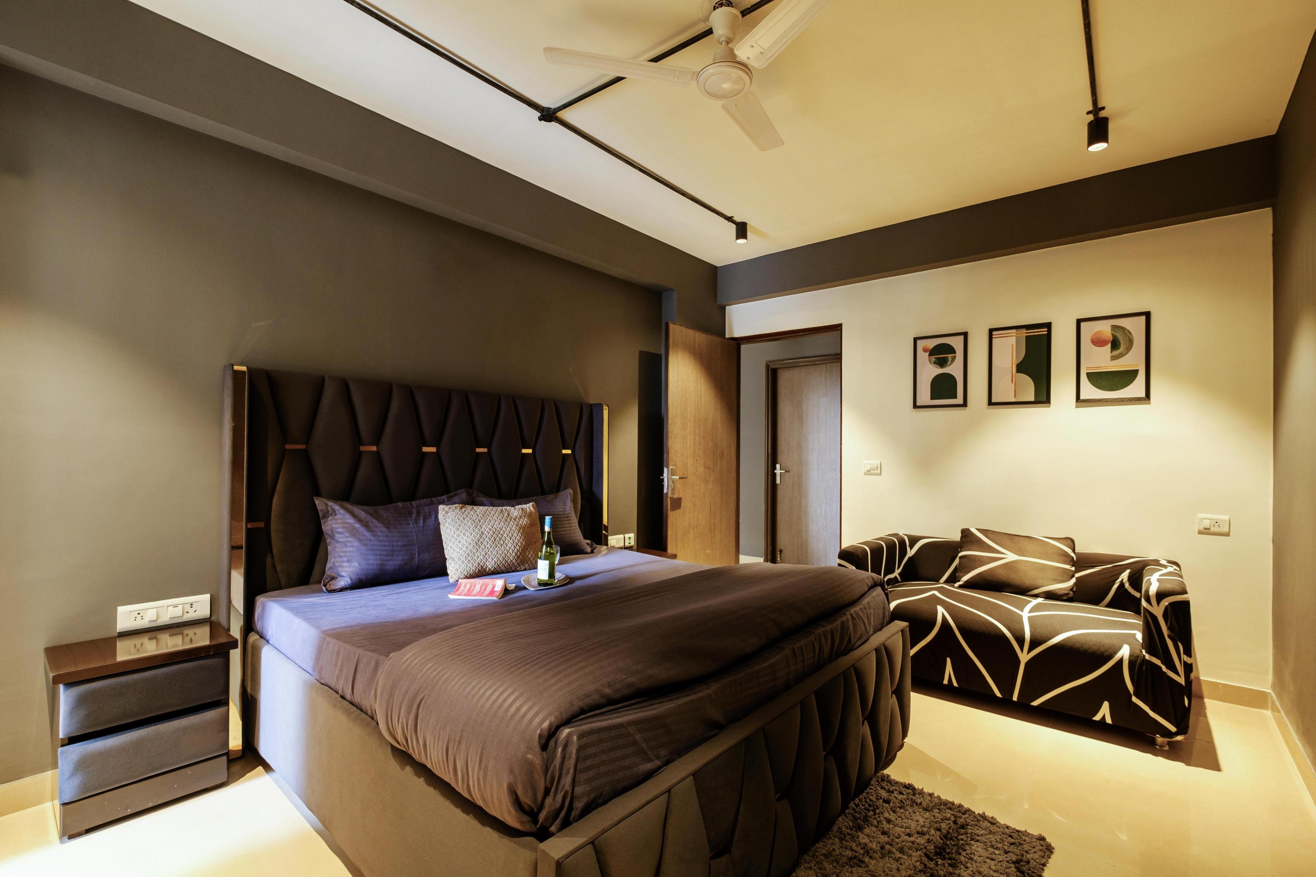 House of grey 2bhk hometheatre - Tap to explore photos