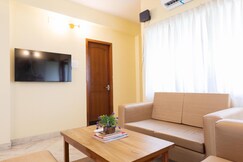 Handmade Homes Entire 4bhk on the Em Bypass