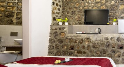 Navya Stays Room Type - Deluxe Double Room