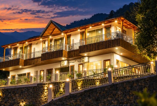 Navya Stays - Stay Above the Lake