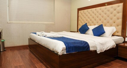 Zenith Homes - Powai Suites Room Type - Double Room with Private Bathroom - Zenith Luxury