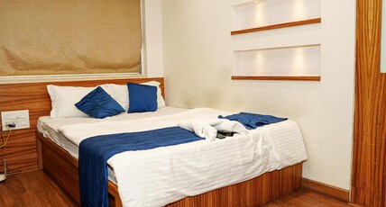 Zenith Homes - Powai Suites Room Type - Double Room with Private External Bathroom - Zenith Luxury