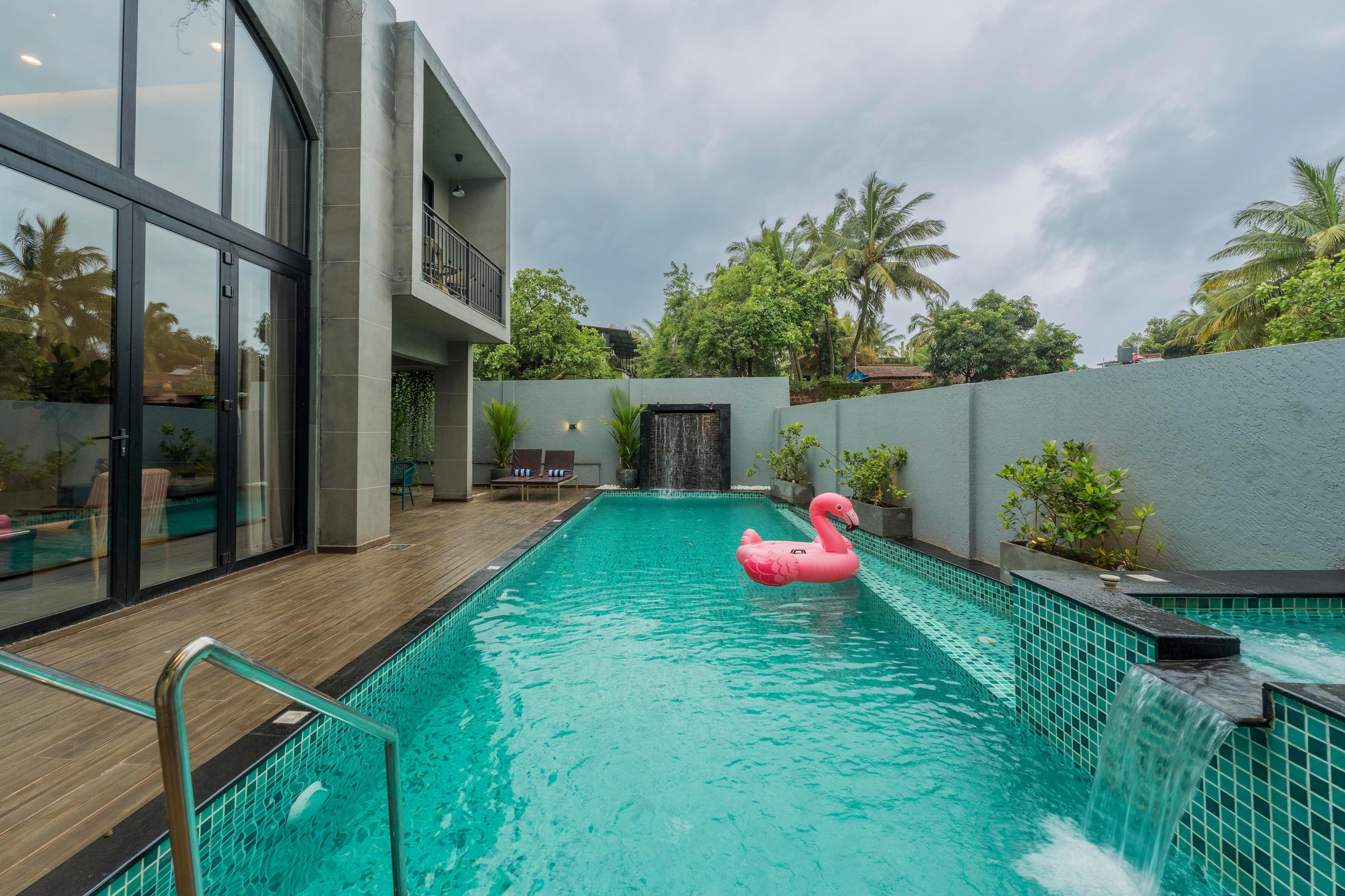 Lindsay Manor | VaNa | 4BHK | Private Pool | 1KM Beach - Tap to explore photos