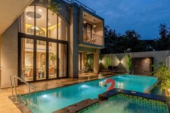 Lindsay Manor | VaNa | 4BHK | Private Pool | 1KM Beach