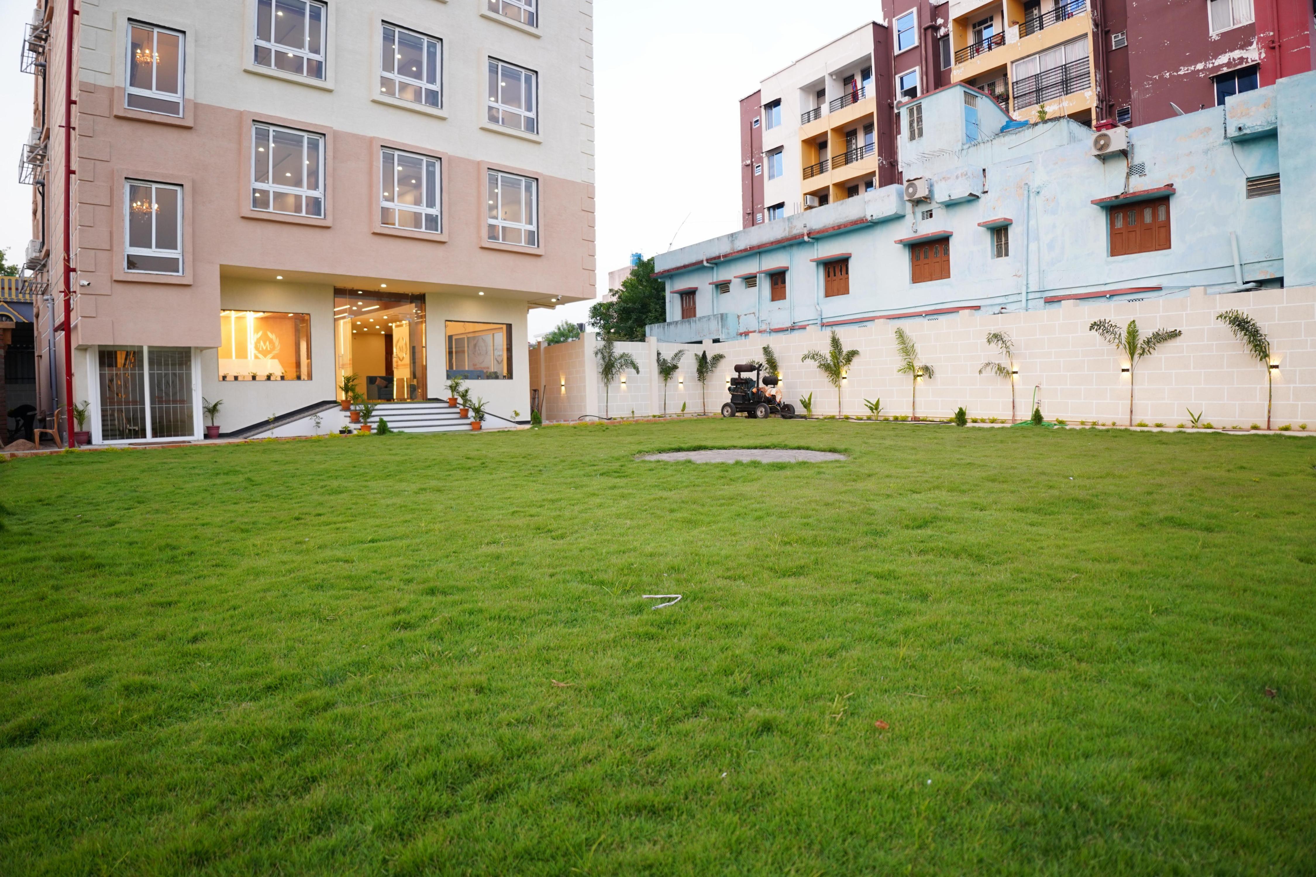 Hotel Marutinandan Grand