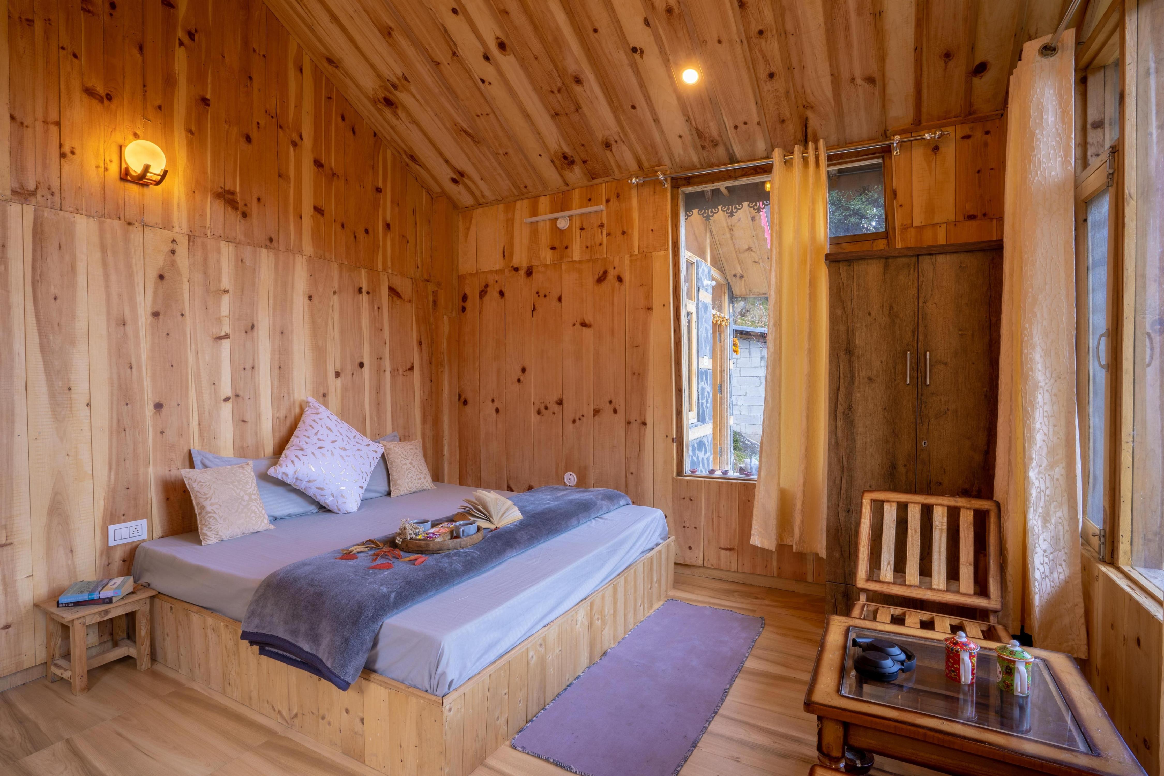 Cabin On The Hill Room Type - Bedroom 1
