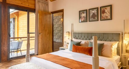 ama Stays and Trails Kashi House Rishikesh Room Type - Classic Mountain View Room