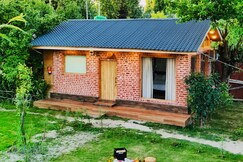 Rooms of Nigeen Vista Lakeside Chalet
