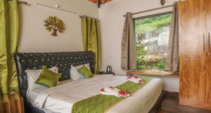 RAINROCK VILLA YERCAUD Room Type - Yellow Suit