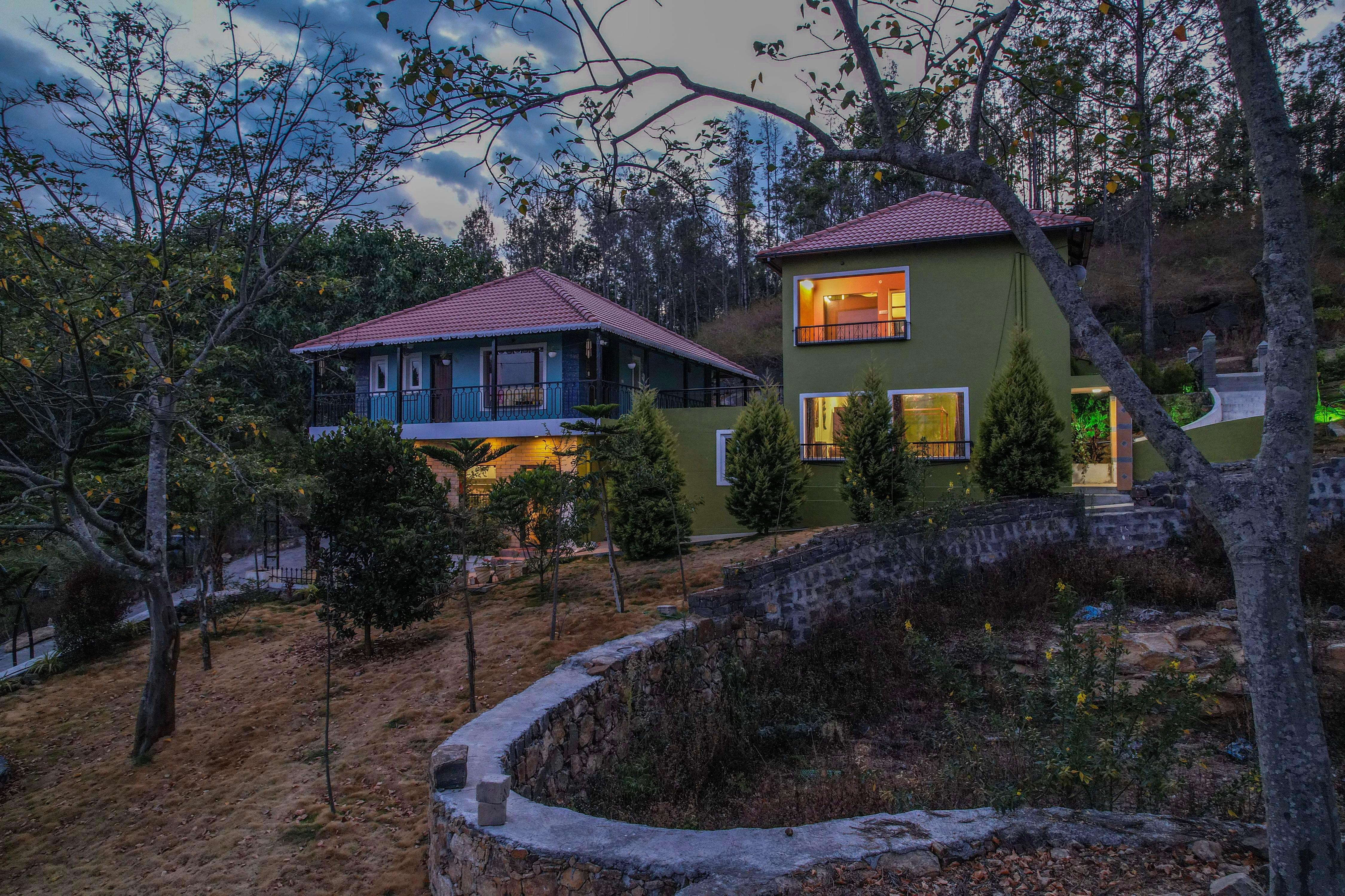 RAINROCK VILLA YERCAUD Room Type - Premium Room