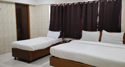 Hotel Safra Room Type - Triple Bedroom Hotel Safra Room Type - Triple Bedroom