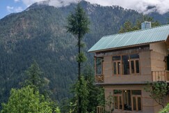 Offbeat Oasis: Jibhi Cottage for Adventure & WiFi
