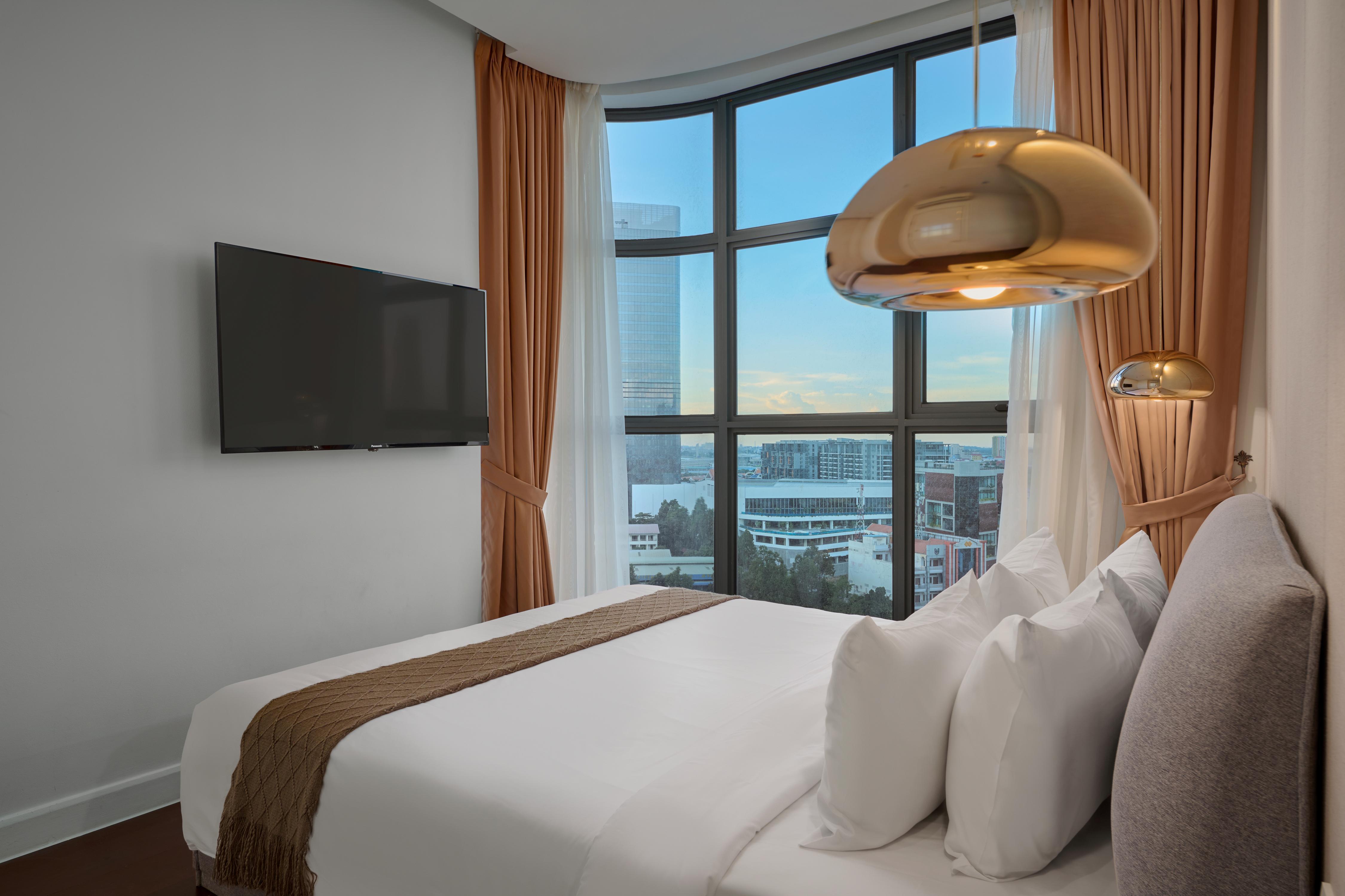 The Peninsula Phnom Penh Room Type - Twin Business Suite