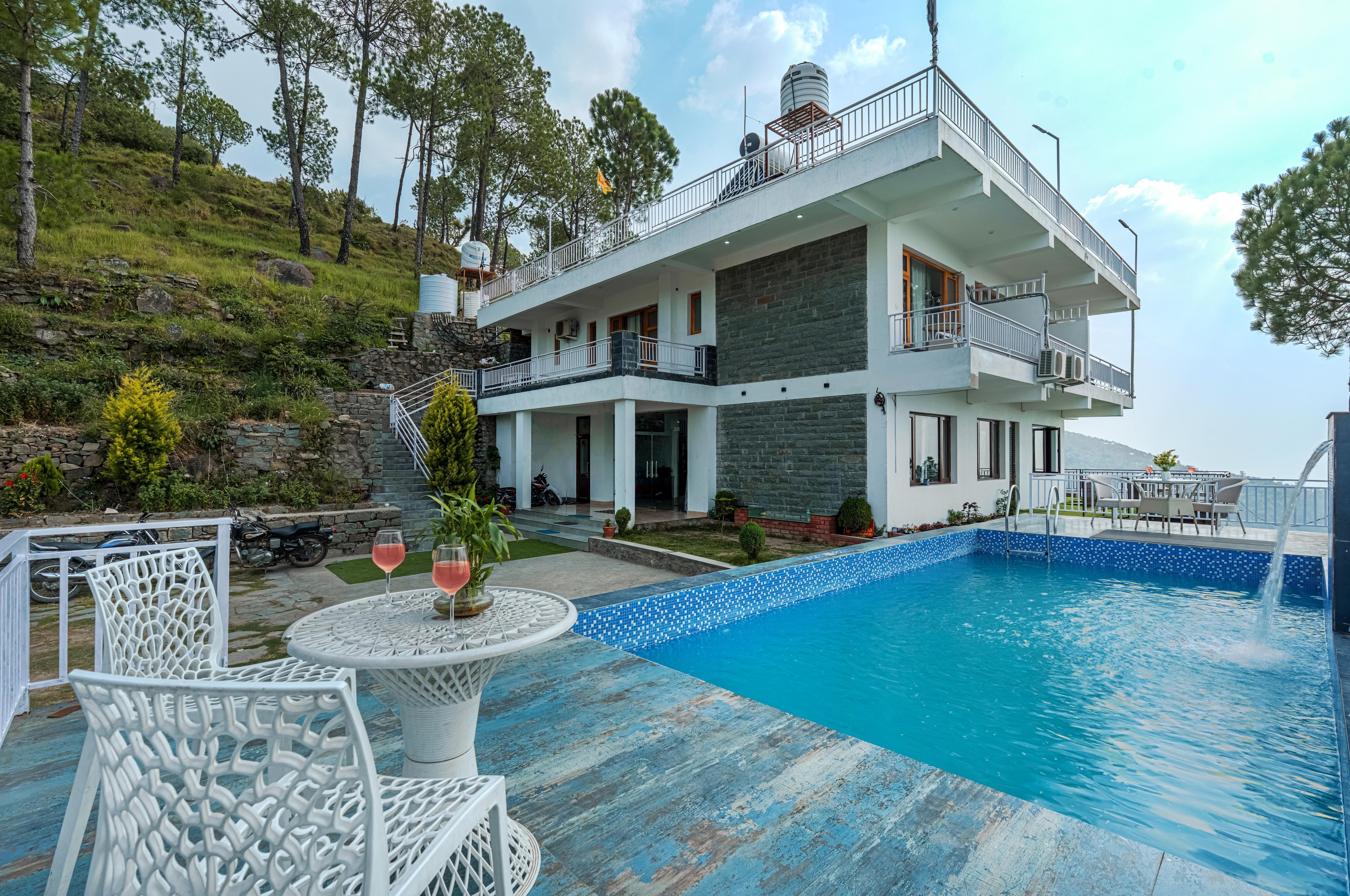 Alaya Stays 5 BHK with Hill View | Querencia