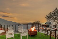 Alaya Stays 5 BHK with Hill View | Querencia