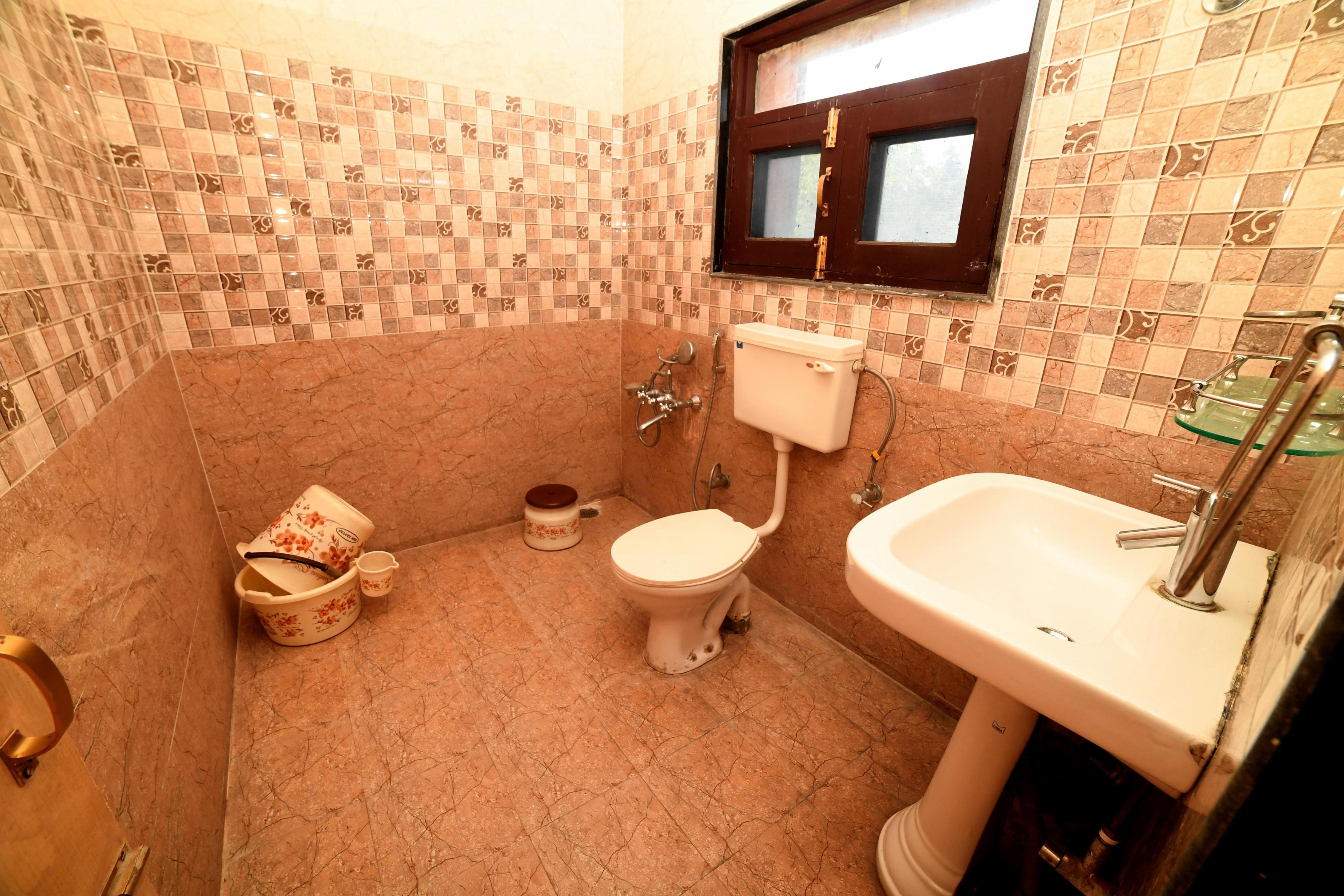 JKEDI GUEST HOUSE - Tap to explore photos