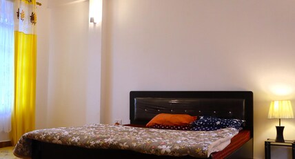 The Scarlett Homestay Room Type - Premium couple's room