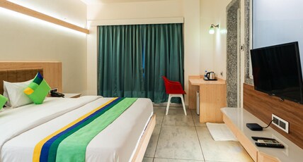 Treebo Sai Rekha Inn Room Type - Deluxe Family Room