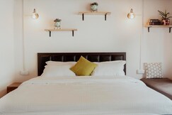 Penthouse - Selvis Inn || 100 Meter from MG Road