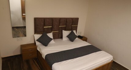 Hotel Saarthi Room Type - Deluxe Rooms
