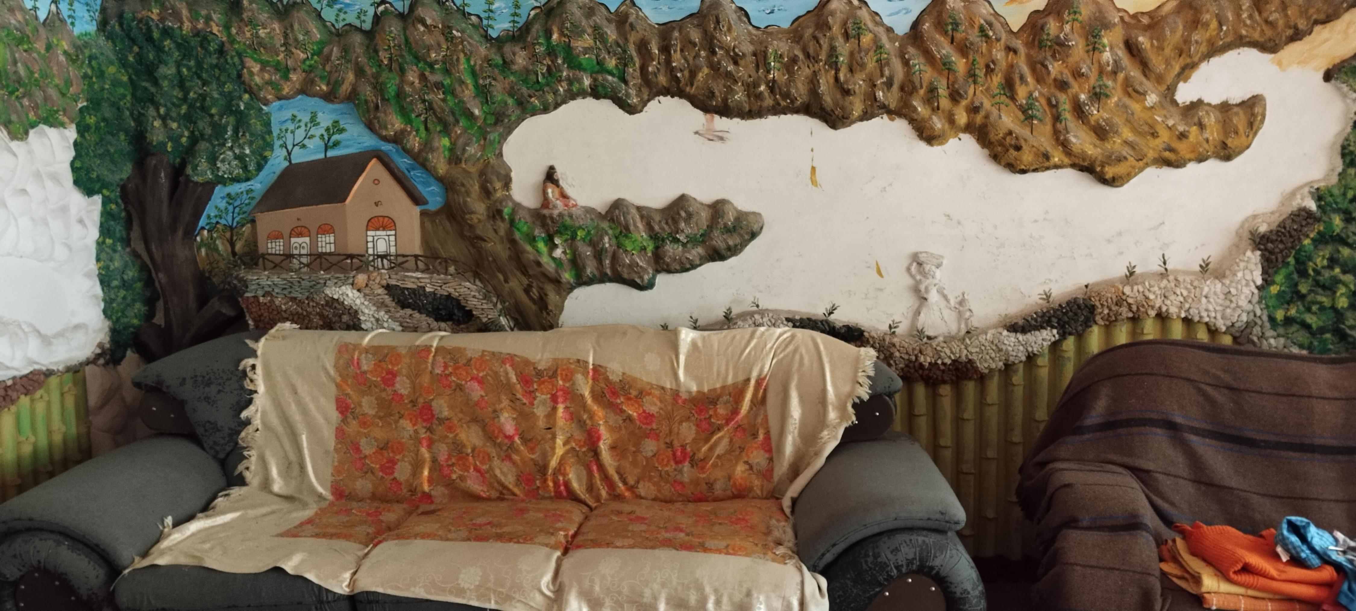 Mahayogi Pilot Baba Ashram - Tap to explore photos