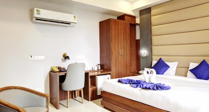 Marks Hotel & Banquet Room Type - Deluxe King Room with Welcome Kit