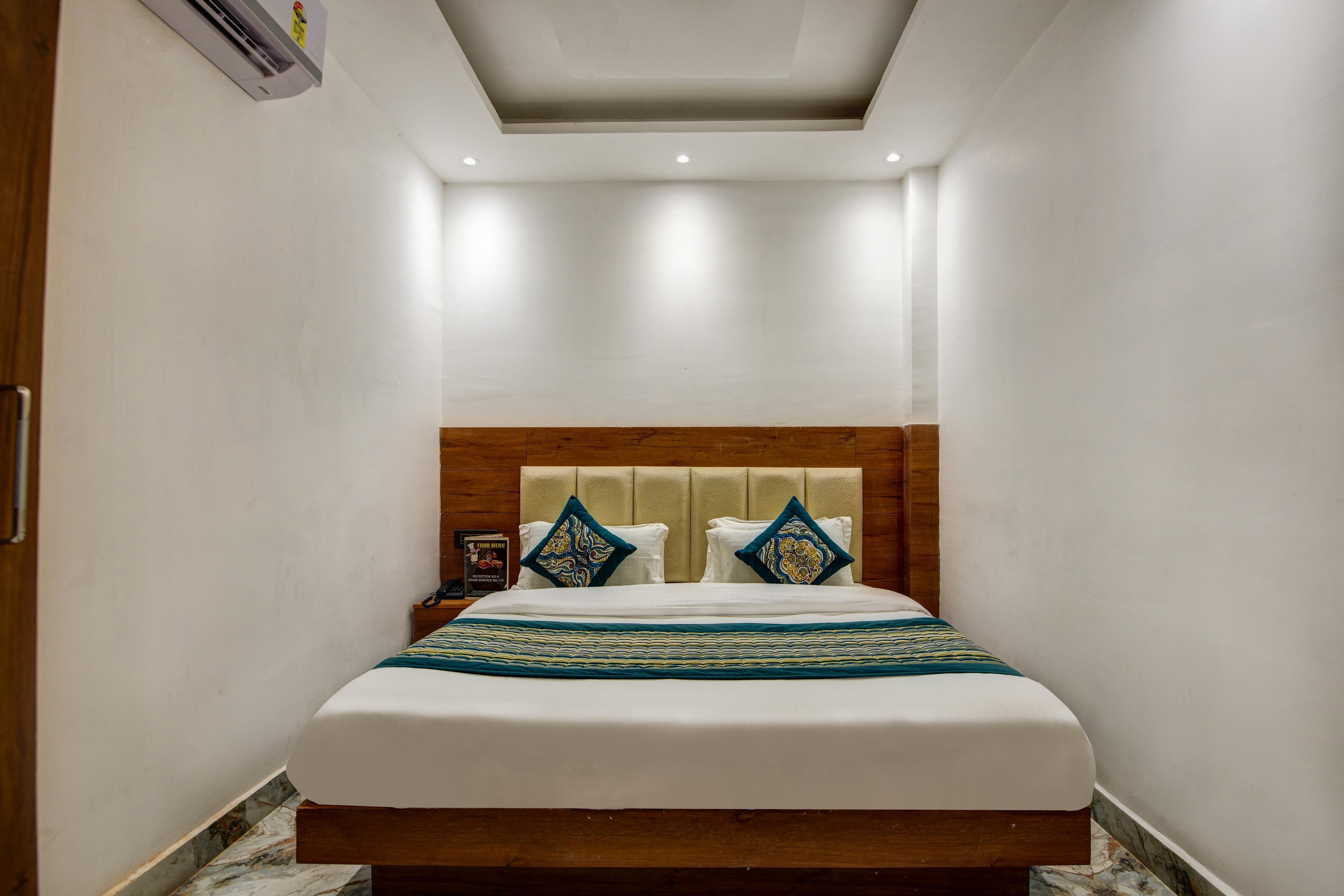 Hotel Bawa Near Nizamuddin Railway Station - Tap to explore photos
