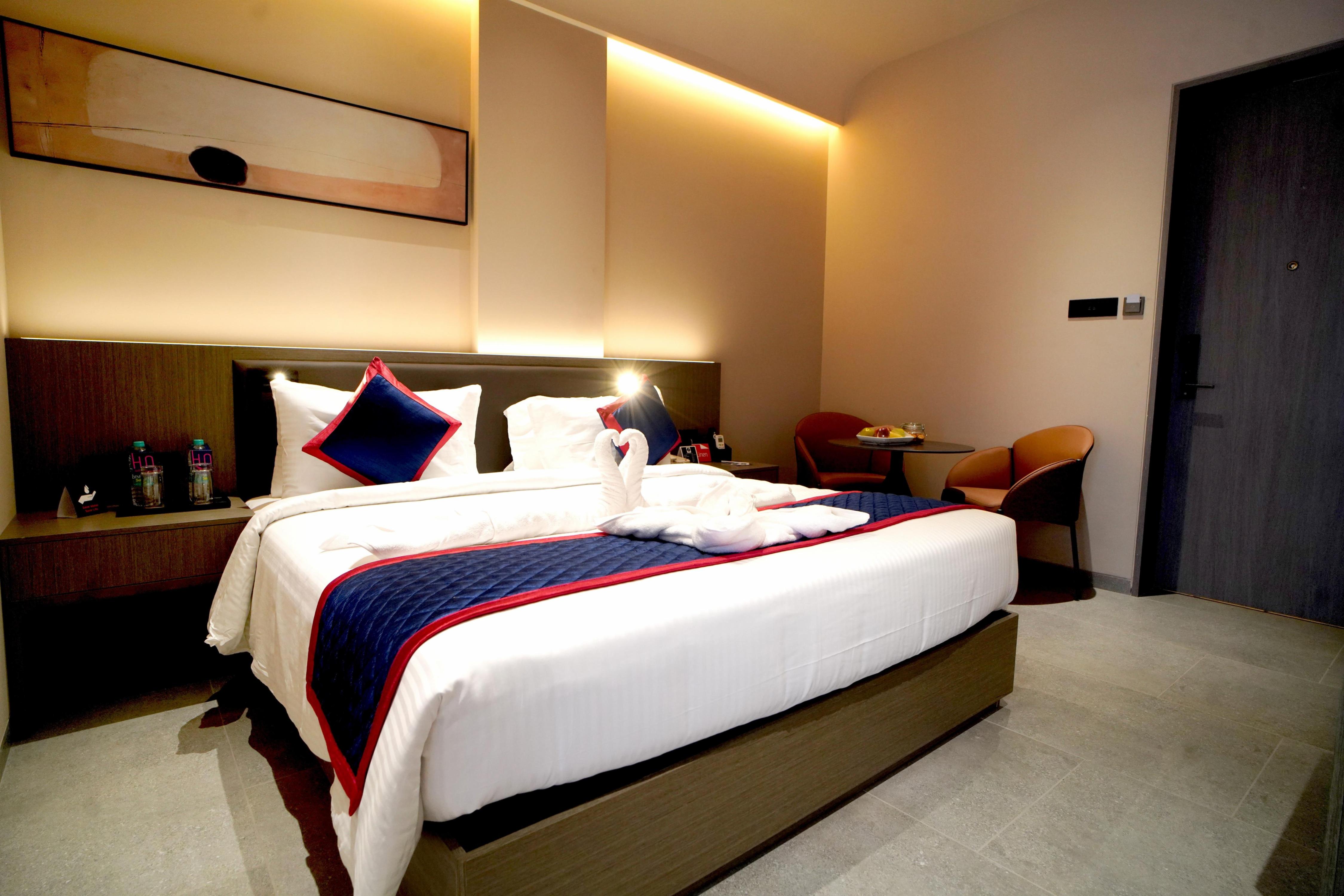 Zip By Spree Hotels Nanded Room Type - Superior Queen Room