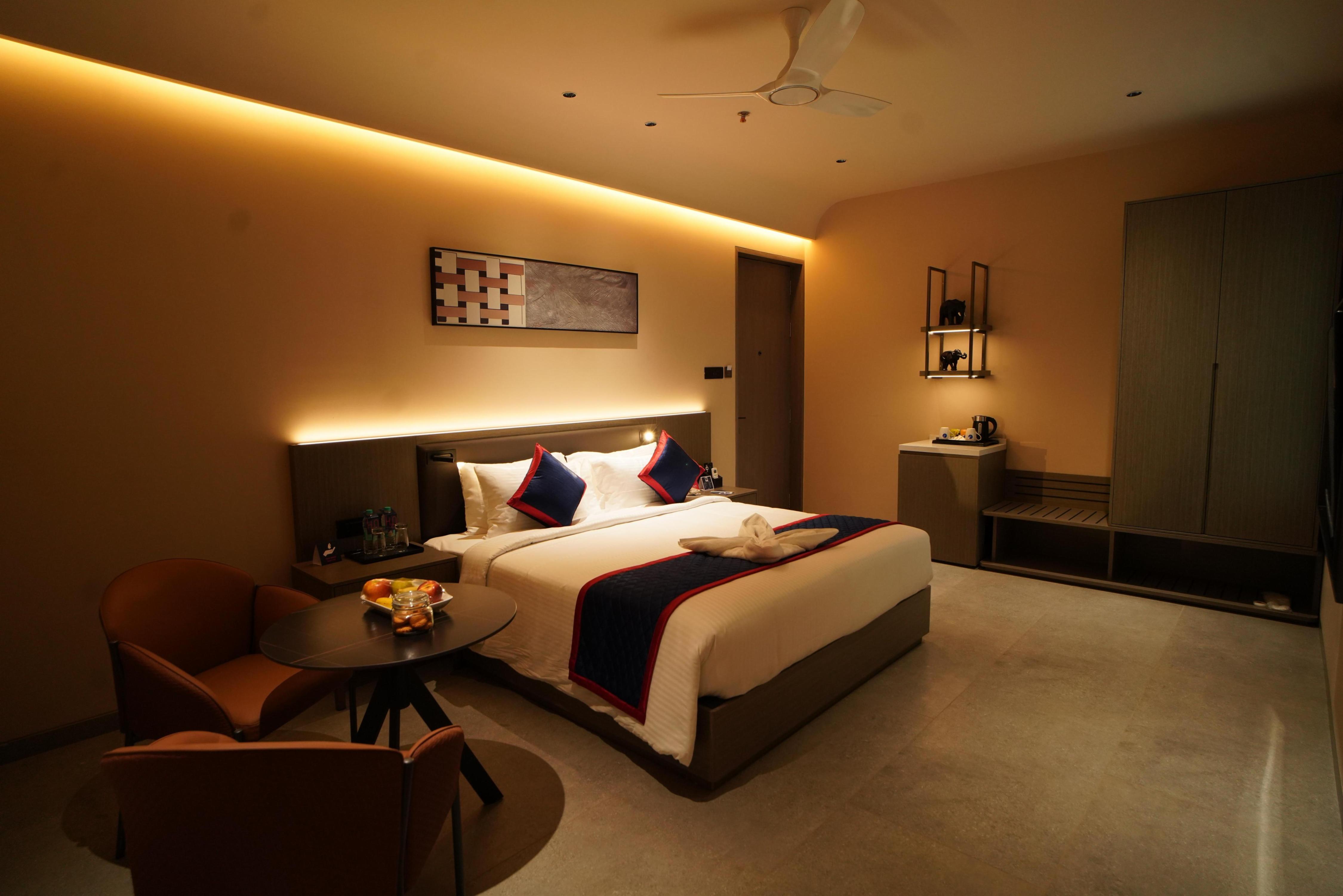 Zip By Spree Hotels Nanded Room Type - Deluxe Queen Room