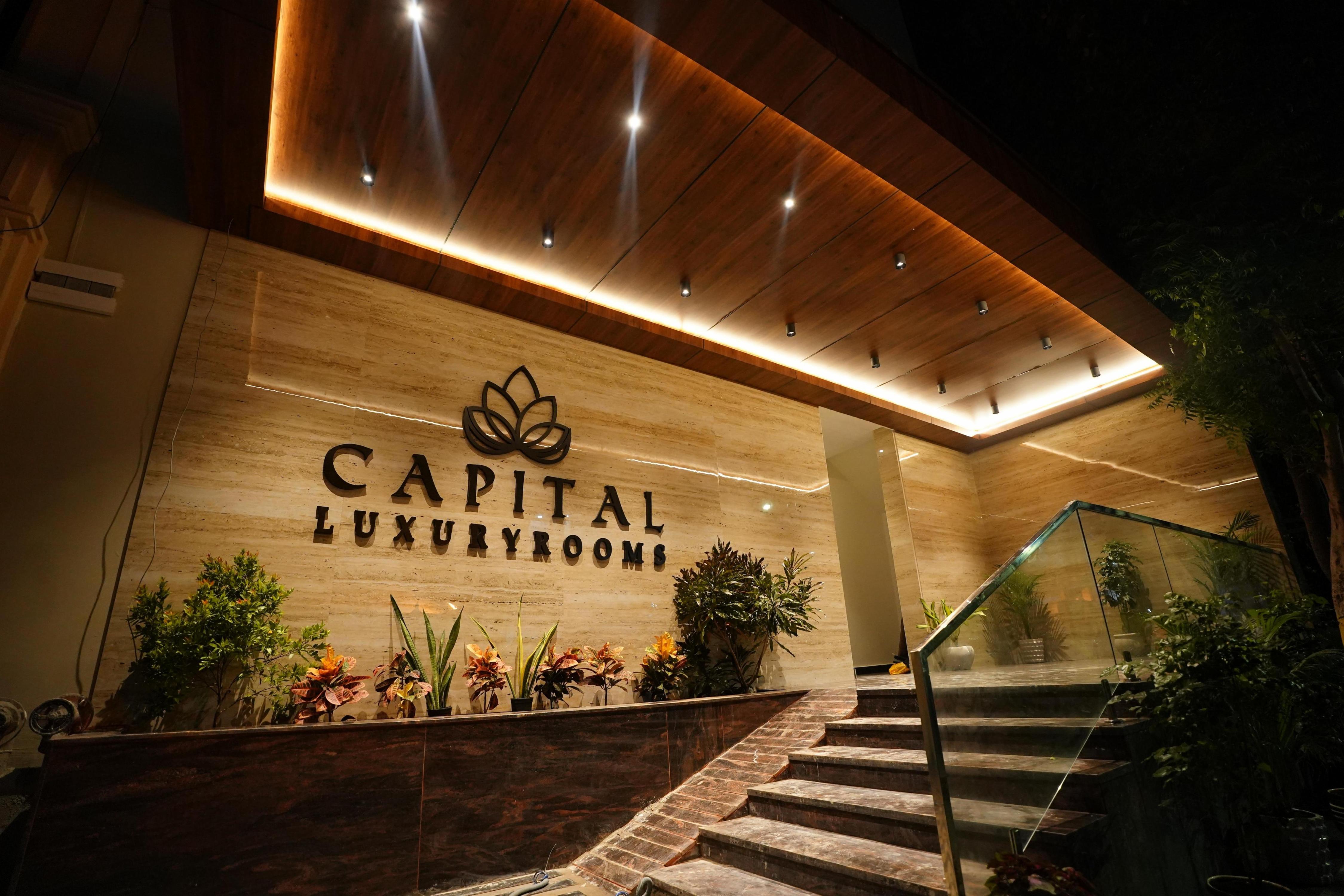 Hotel Capital Luxury Suites