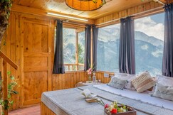 Highland Treehouse Escape