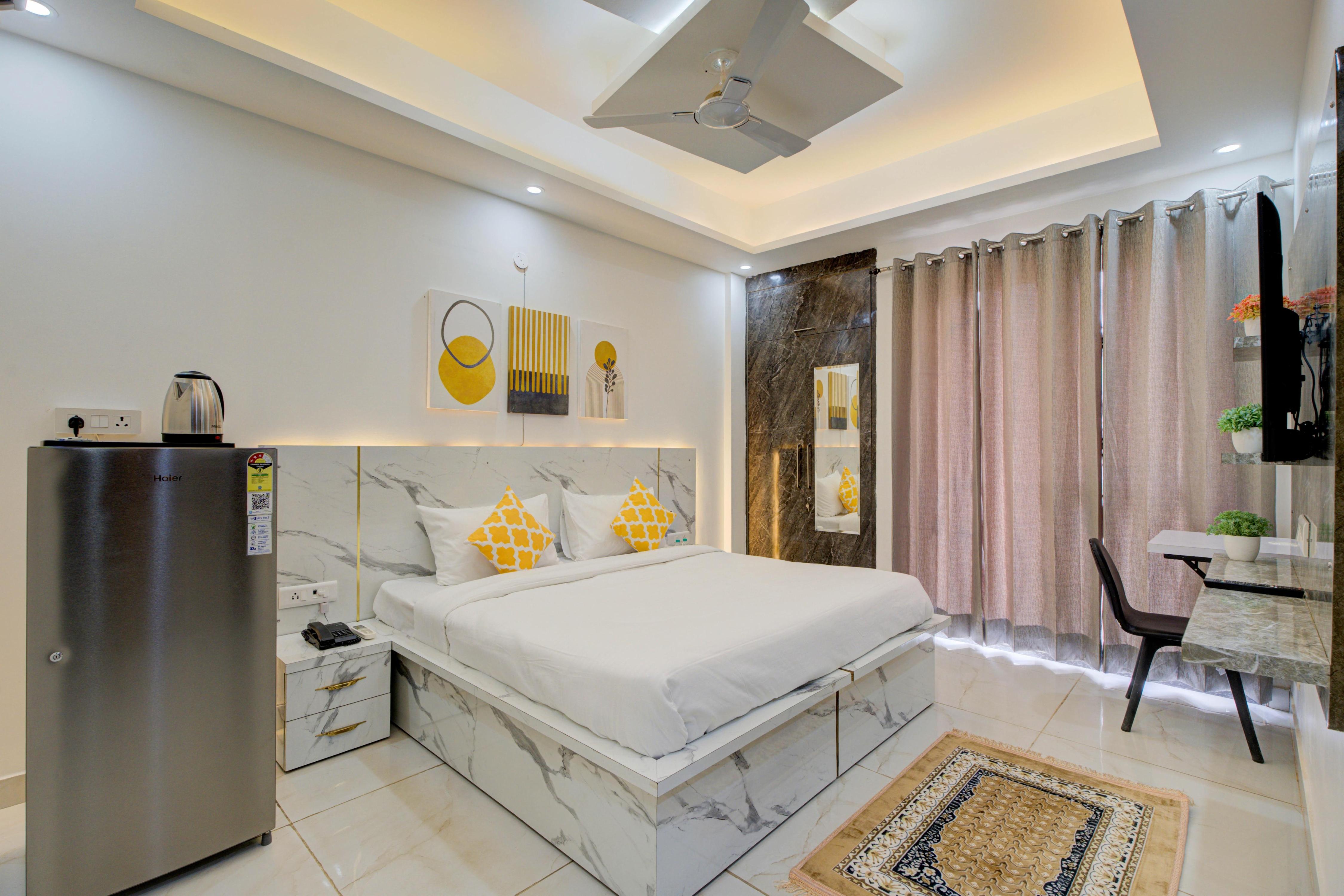 The Empire Studioz Golf Course Road Room Type - Deluxe Room