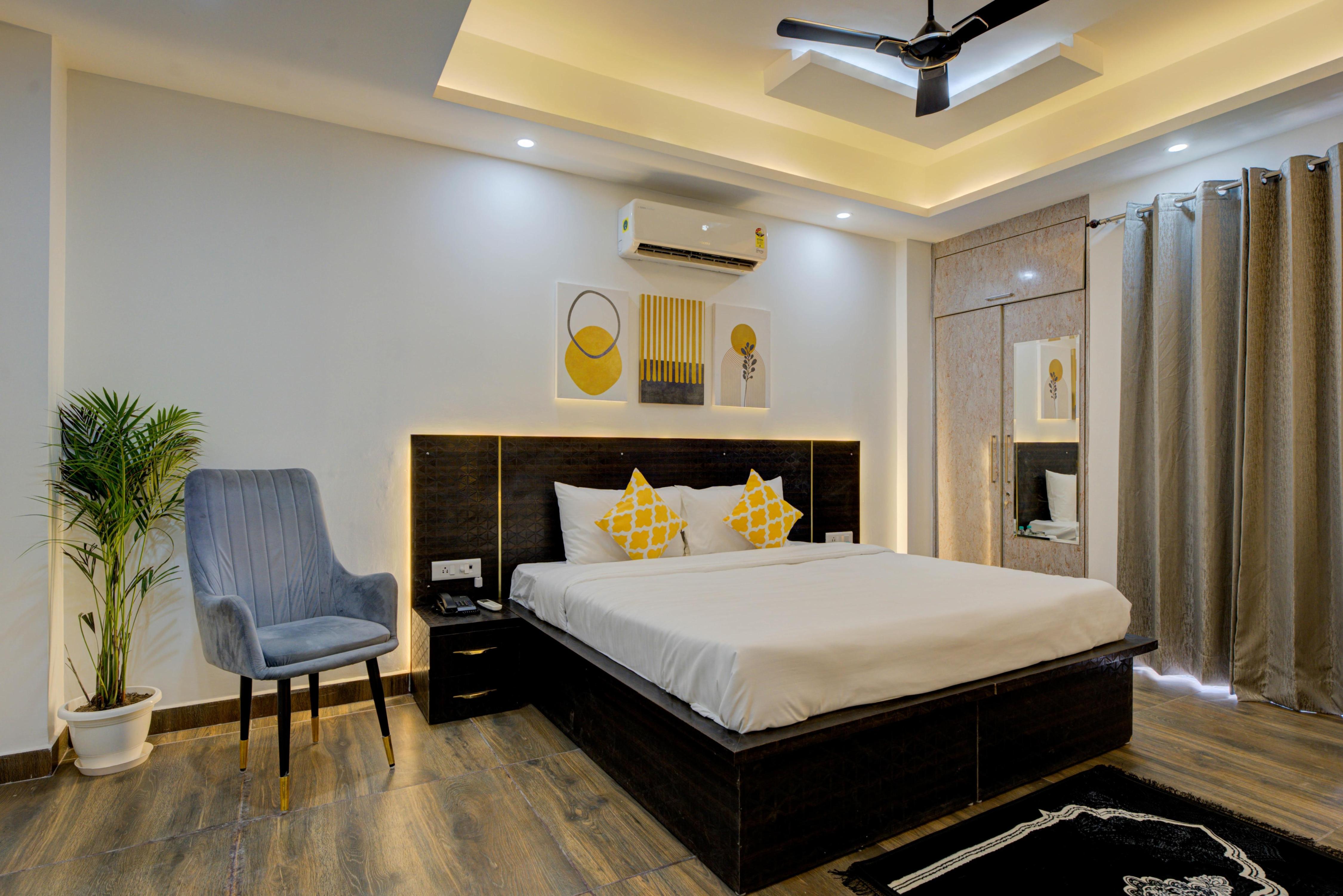 The Empire Studioz Golf Course Road Room Type - Entire Studio Apartment with Balcony