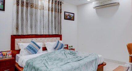 Restin Hotel - Golf Course Road & Cyber City Room Type - Deluxe Room with Private Balcony