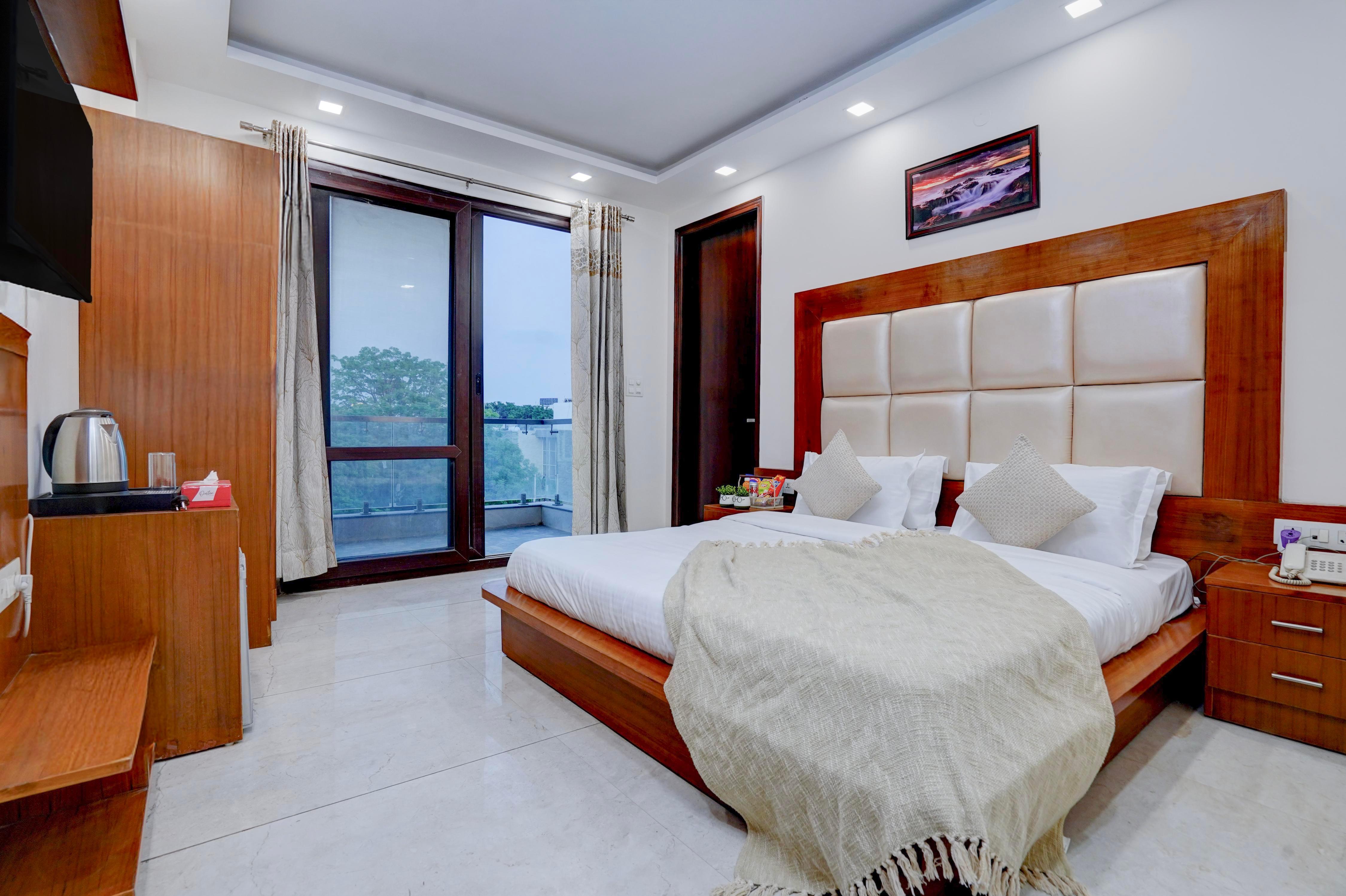 Restin Hotel - Golf Course Road & Cyber City Room Type - Premium Room with Modern Amenities