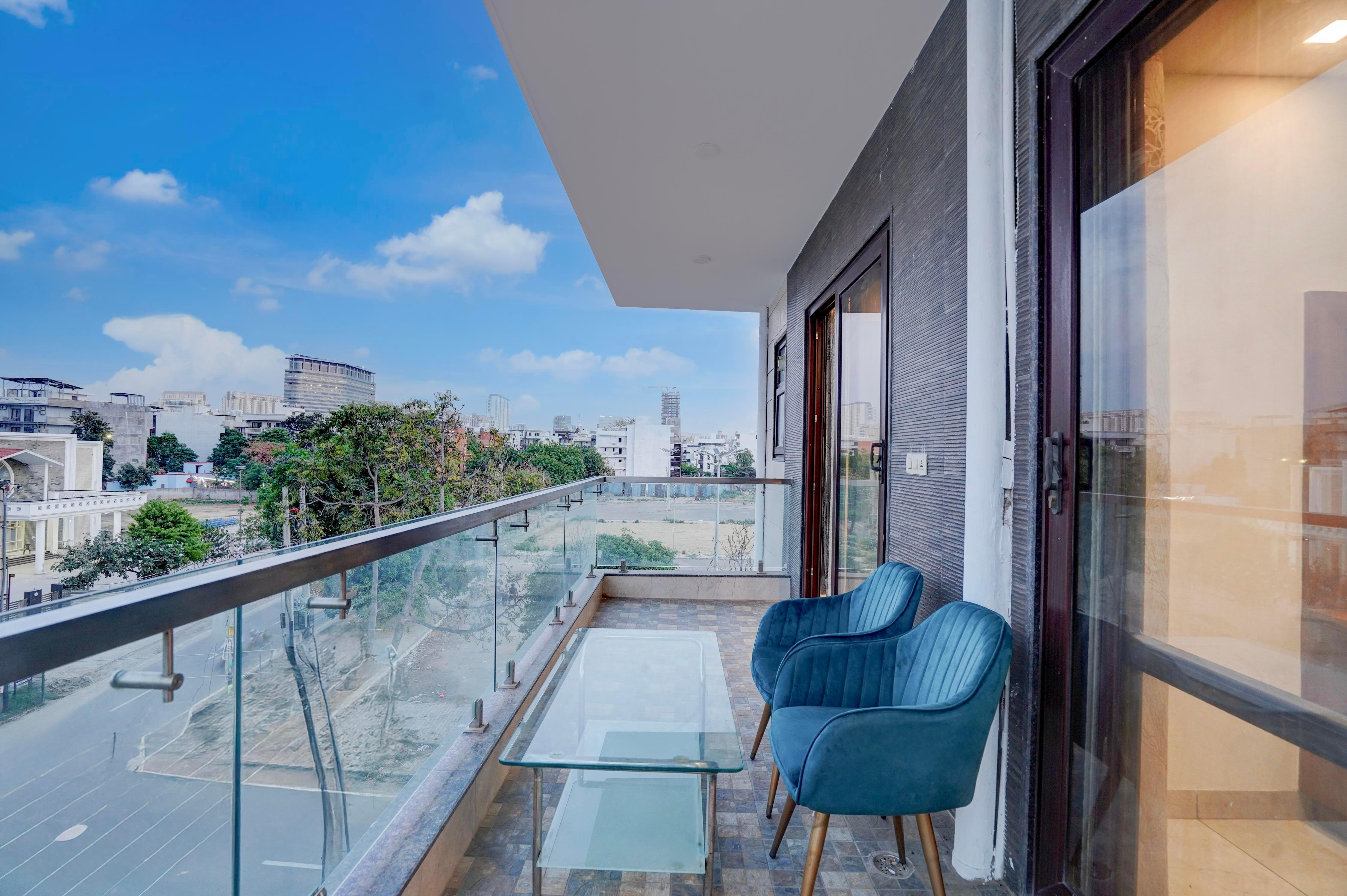 Restin Hotel - Golf Course Road & Cyber City - Tap to explore photos
