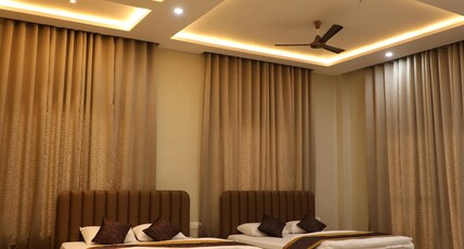 The Diamond Hotel & Banquet Room Type - super deluxe king room