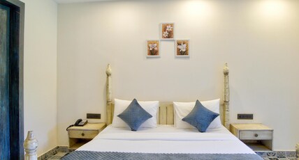 GOA COURTYARD BY THE PORTO ARPORA Room Type - Queen Suite