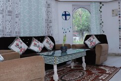 Titli Nest Homestay ( Couple Friendly)