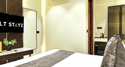 Saltstayz Select - Pitampura Room Type - Superior Room