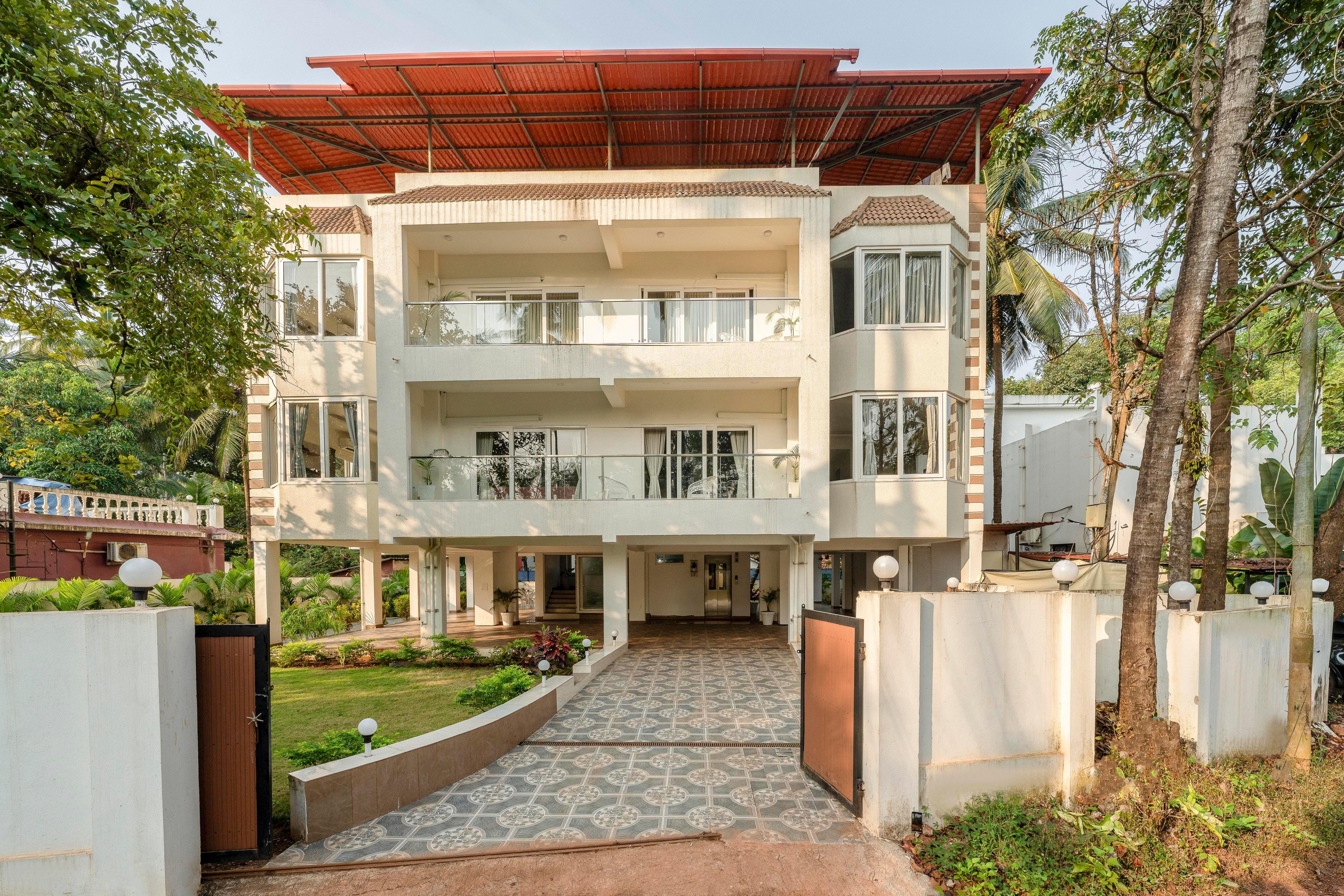 Luxurious 7BHK Villa with Private Pool near Beach