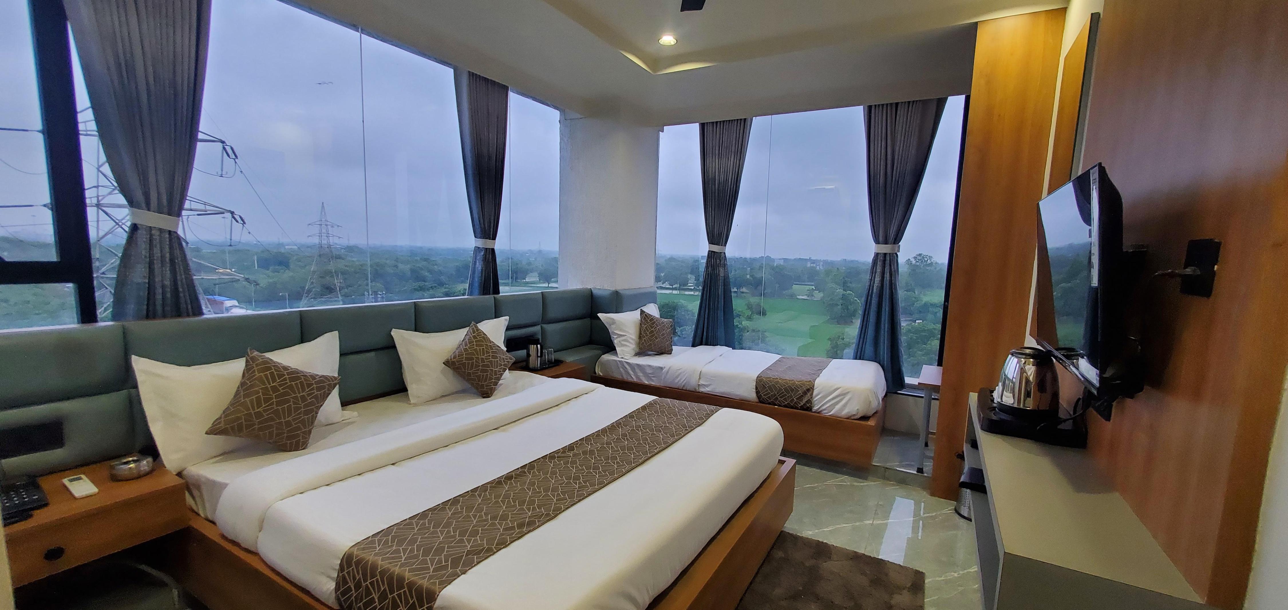 Hotel Niranta Room Type - Deluxe Room Triple