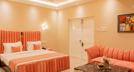 Emperor Ozran by Alaya Stays Room Type - Superior room