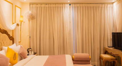 Emperor Ozran by Alaya Stays Room Type - Classic room
