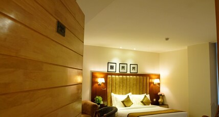 Hotel Sakura Gold by Maps Group Room Type - Club Superior Room With Jacuzzi (Swimming Pool Access) Hotel Sakura Gold by Maps Group Room Type - Club Superior Room With Jacuzzi (Swimming Pool Access)