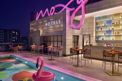 Moxy Mumbai Andheri West By Marriott